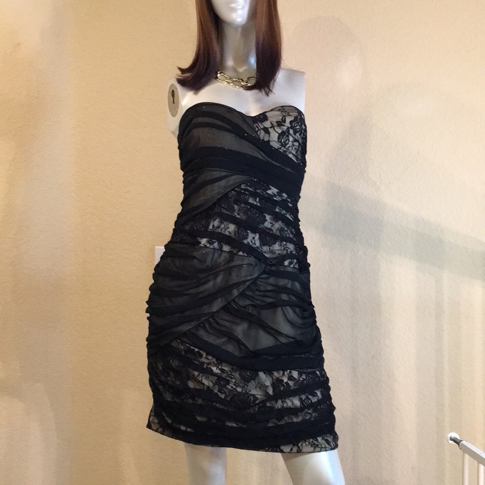 New VENUS Black Sweetheart Strapless Lace Dress
